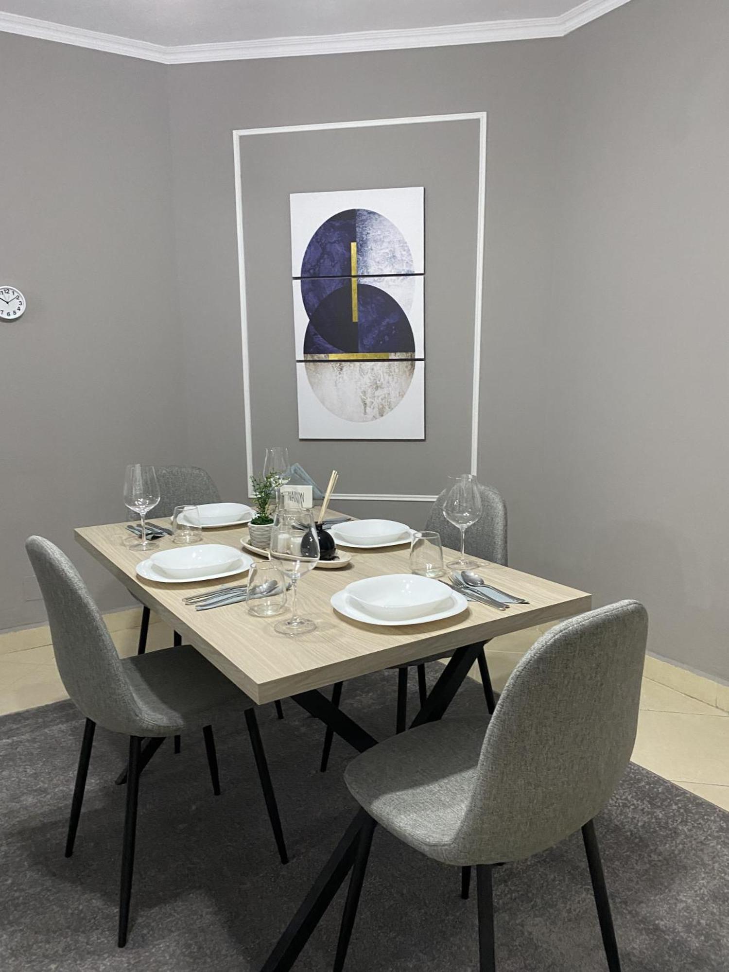Apartament 2bdr Komuna E Parisit