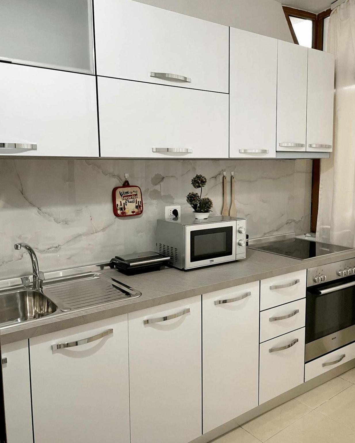 2bdr Komuna E Parisit Apartament *