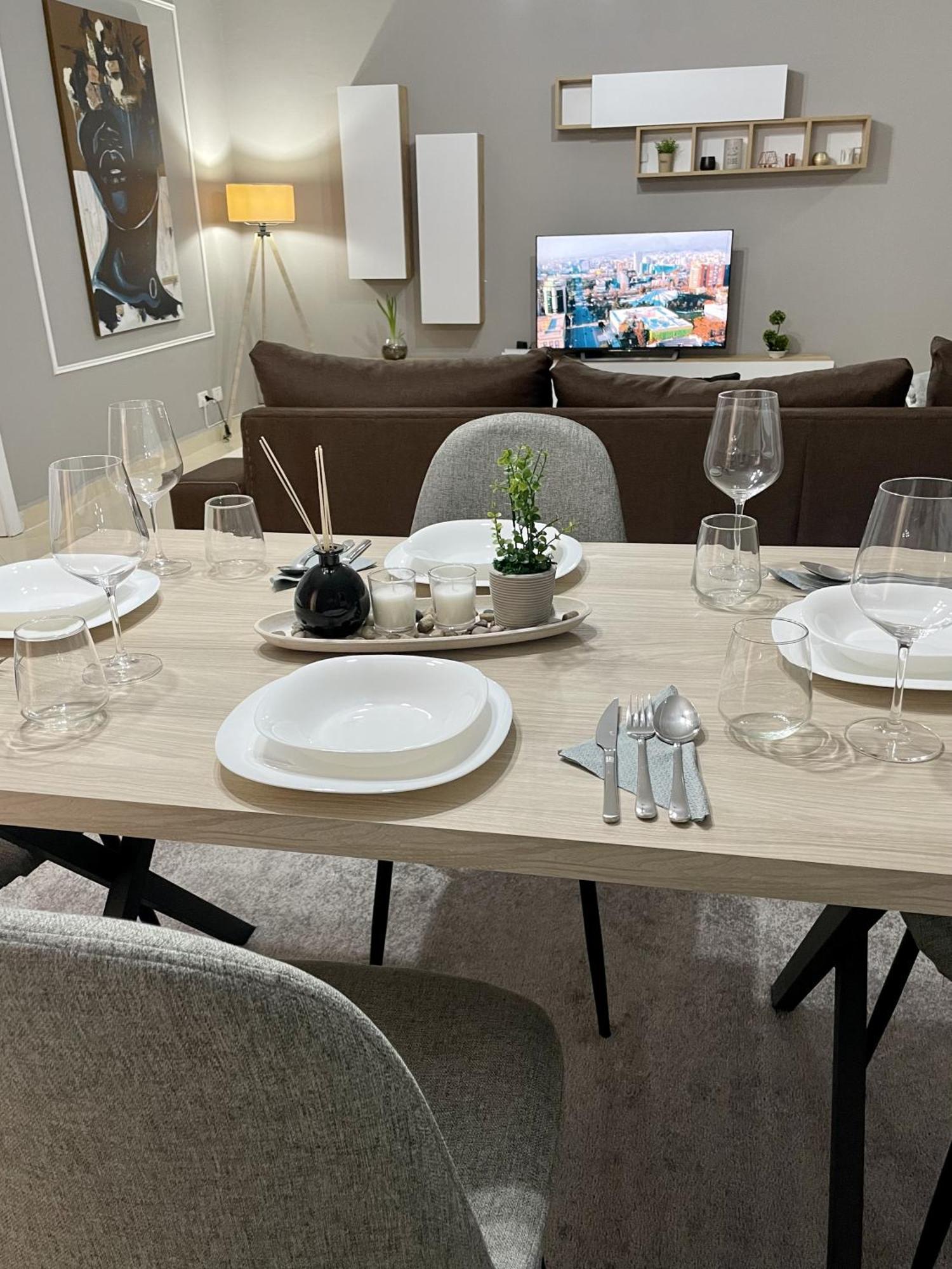 2bdr Komuna E Parisit * Tirana